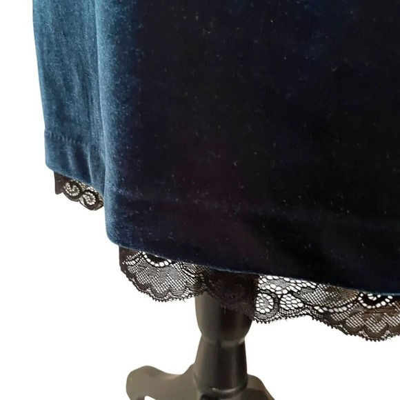 White House Black Market Velvet Burnout Embroidered Shift Dress Event - Picture 5 of 8